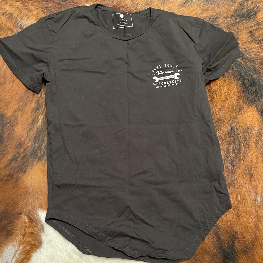 Black cotton on tee